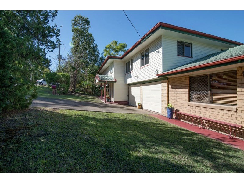 95 Minto Crescent, Arana Hills QLD 4054