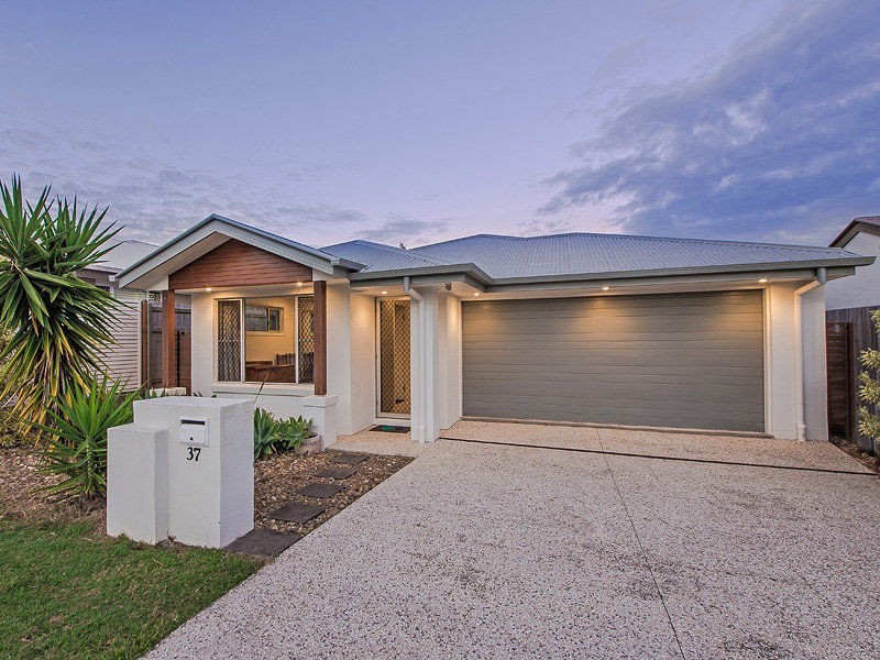 37 Worchester Crescent, Wakerley QLD 4154
