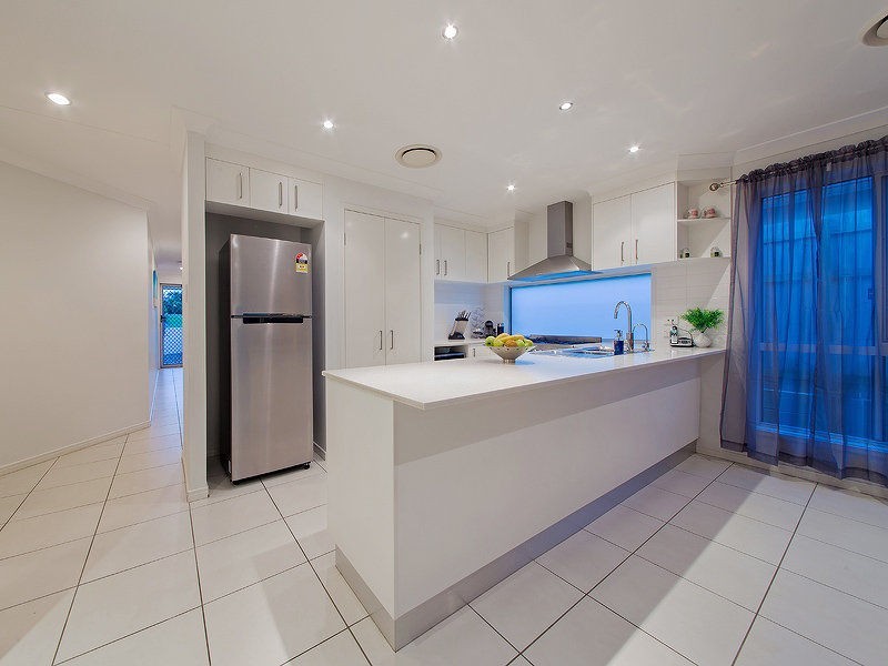 37 Worchester Crescent, Wakerley QLD 4154