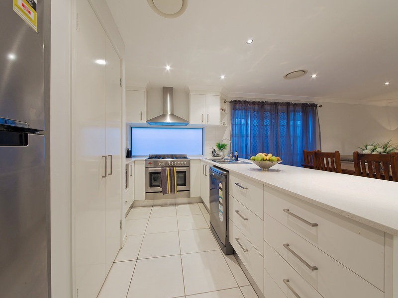 37 Worchester Crescent, Wakerley QLD 4154