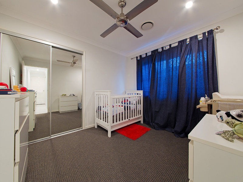 37 Worchester Crescent, Wakerley QLD 4154