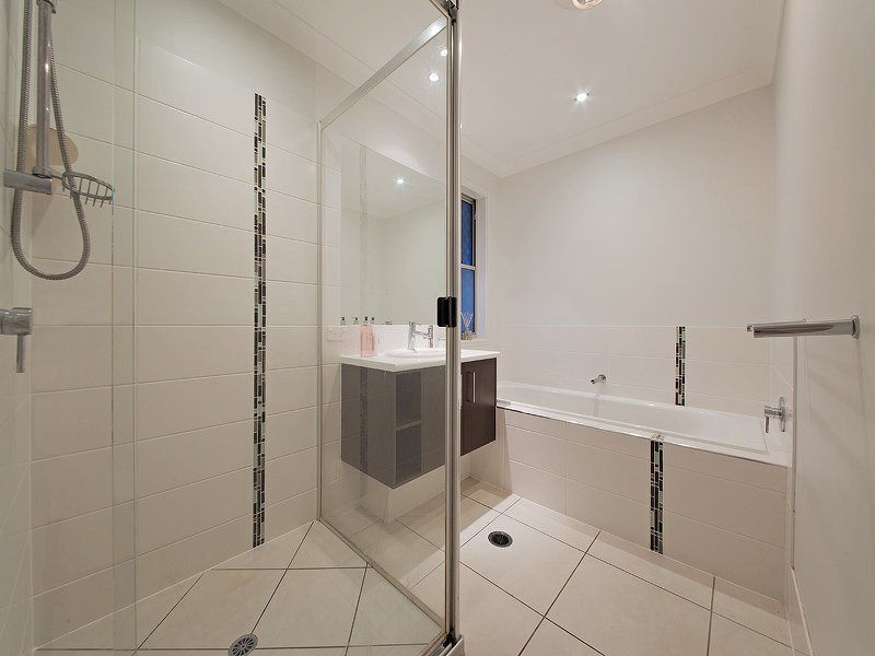 37 Worchester Crescent, Wakerley QLD 4154