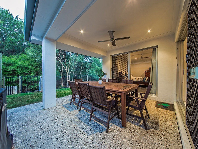 37 Worchester Crescent, Wakerley QLD 4154