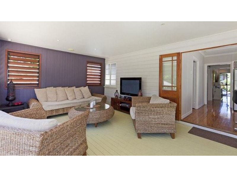 98 Boxgrove Ave, Wynnum QLD 4178