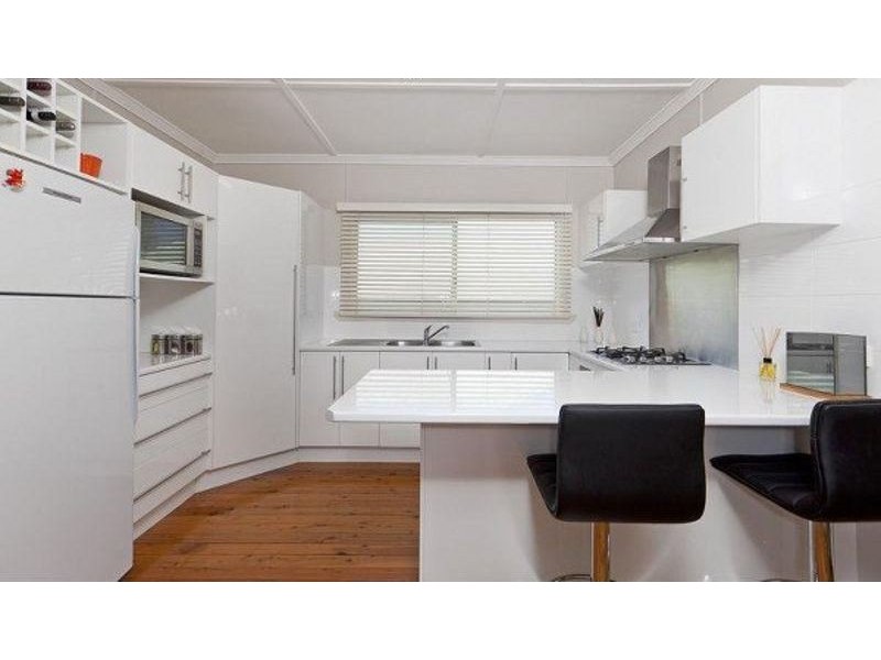 98 Boxgrove Ave, Wynnum QLD 4178