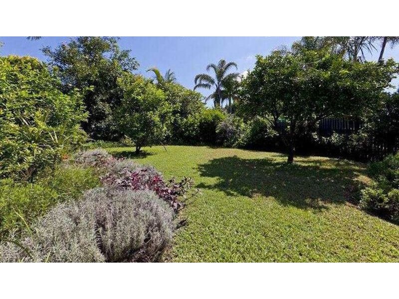 98 Boxgrove Ave, Wynnum QLD 4178