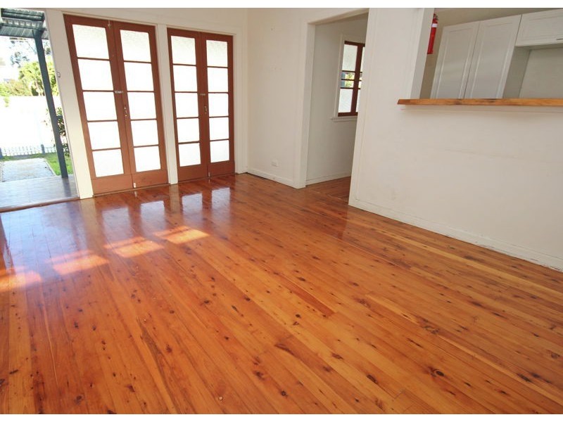 43 Agnes Street, Wynnum QLD 4178