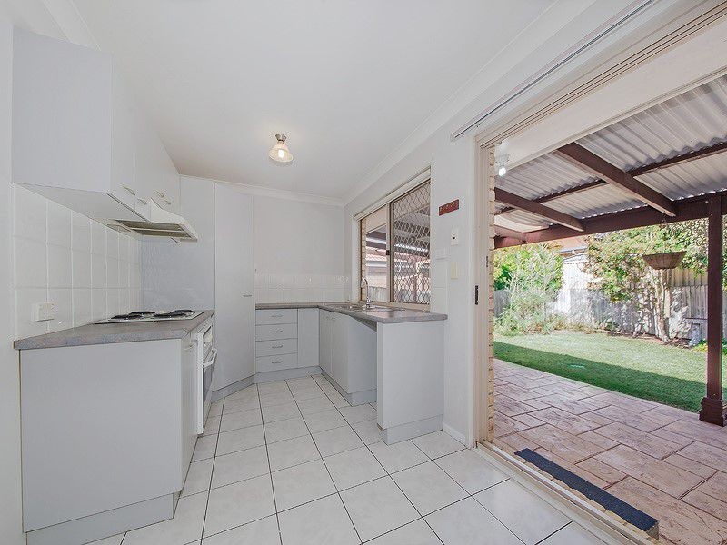 1 Mitchell Place, Belmont QLD 4153