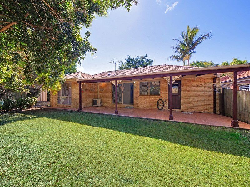 1 Mitchell Place, Belmont QLD 4153