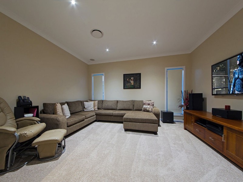 3 Lydia Pl, Wakerley QLD 4154