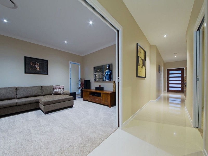 3 Lydia Pl, Wakerley QLD 4154