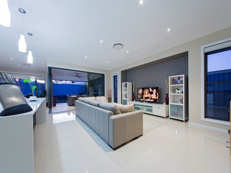 3 Lydia Pl, Wakerley QLD 4154