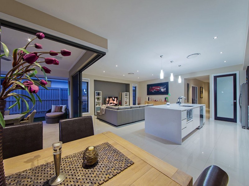 3 Lydia Pl, Wakerley QLD 4154