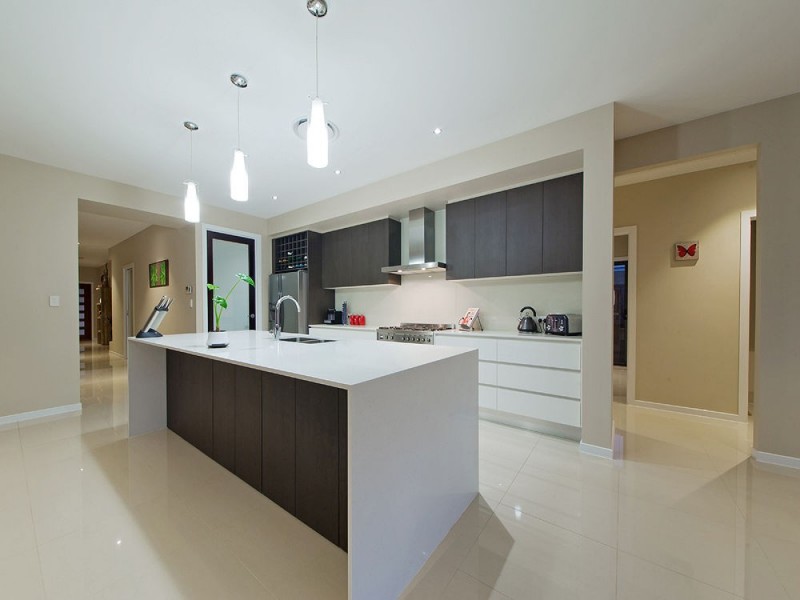 3 Lydia Pl, Wakerley QLD 4154