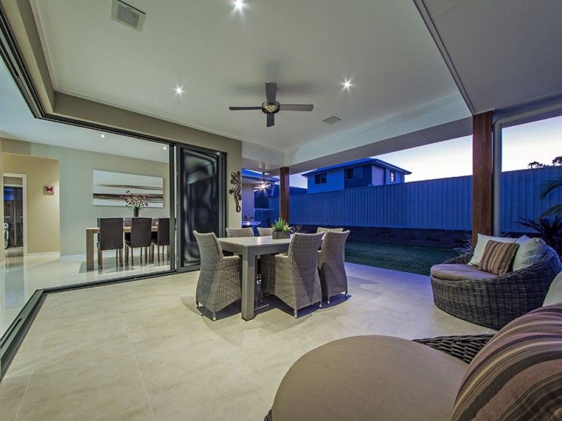 3 Lydia Pl, Wakerley QLD 4154