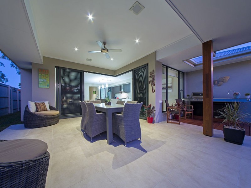 3 Lydia Pl, Wakerley QLD 4154