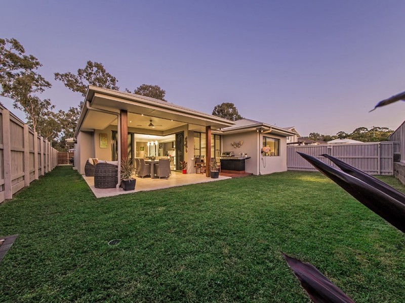 3 Lydia Pl, Wakerley QLD 4154