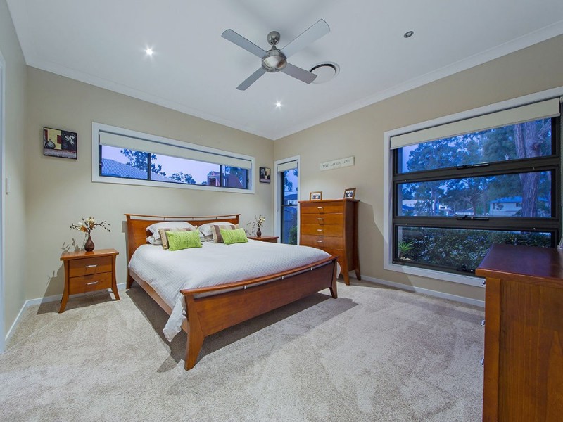 3 Lydia Pl, Wakerley QLD 4154