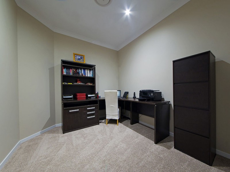 3 Lydia Pl, Wakerley QLD 4154