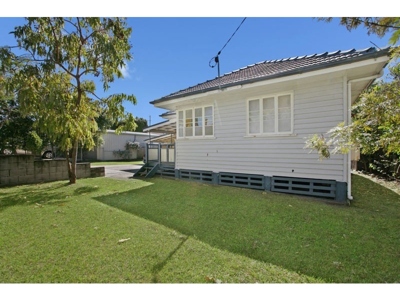 325 Preston Rd, Wynnum West QLD 4178