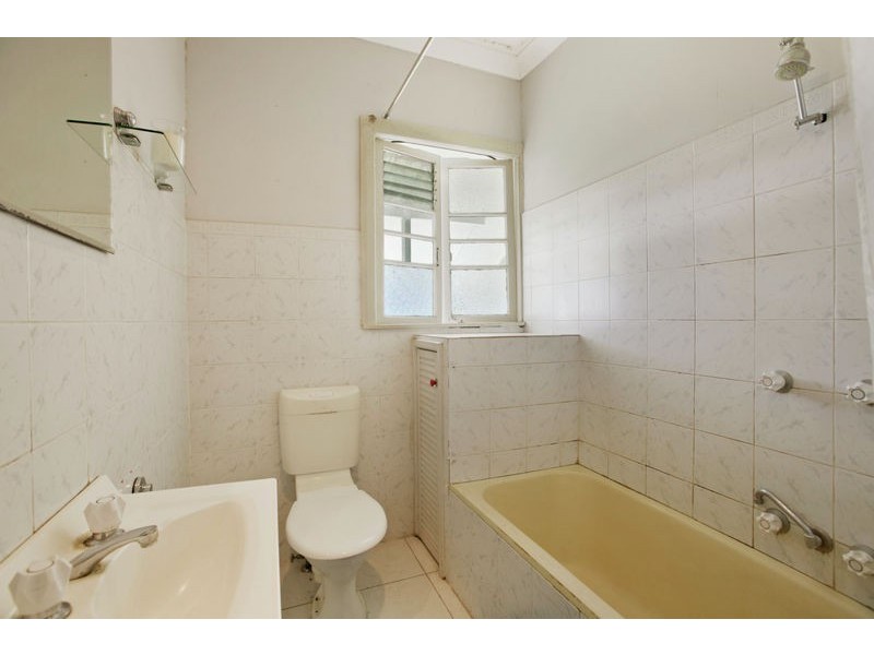 325 Preston Rd, Wynnum West QLD 4178