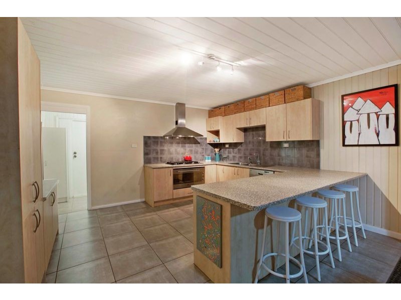 64 Cobar Street, Lota QLD 4179