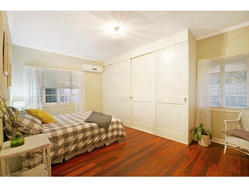 64 Cobar Street, Lota QLD 4179