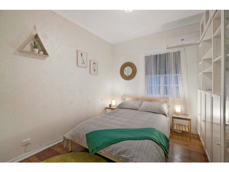 64 Cobar Street, Lota QLD 4179