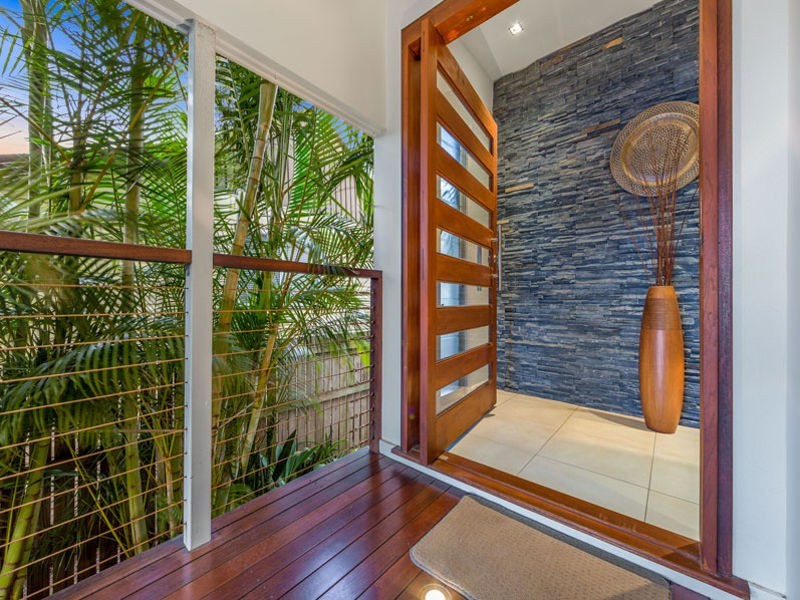 813 Esplanade, Lota QLD 4179