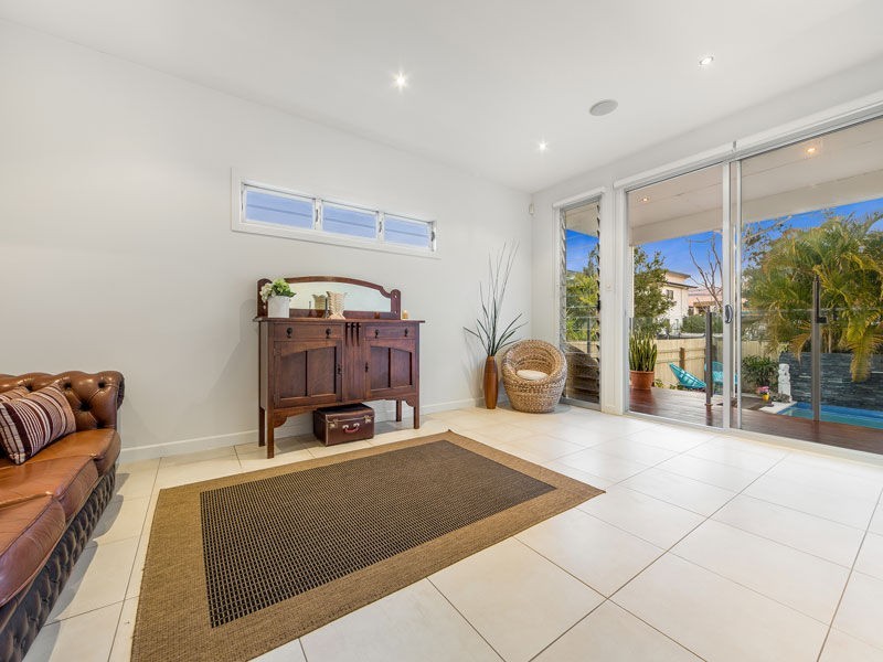 813 Esplanade, Lota QLD 4179