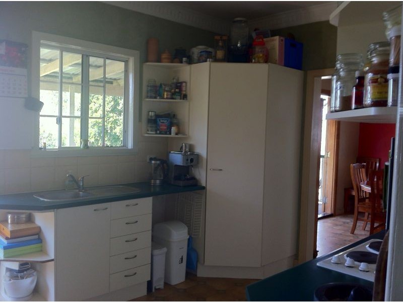 84 Drayton Tce, Wynnum QLD 4178