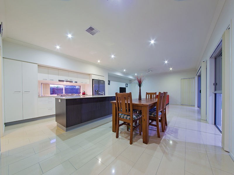 46 Margaret St, Wakerley QLD 4154