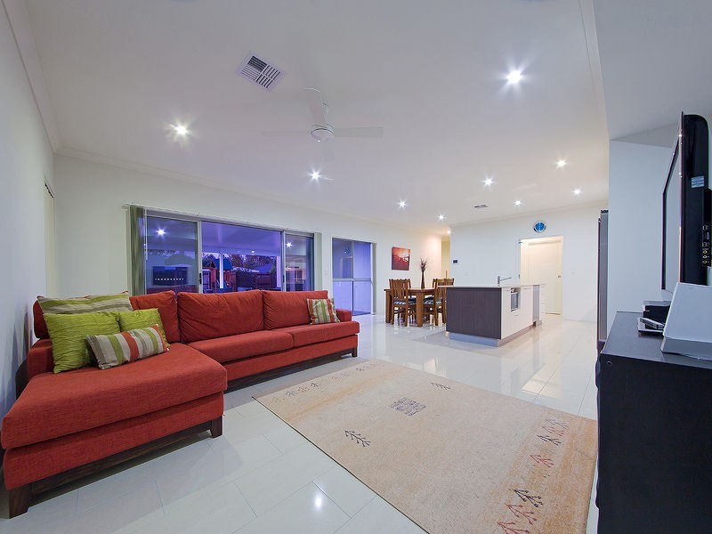 46 Margaret St, Wakerley QLD 4154