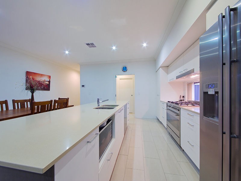46 Margaret St, Wakerley QLD 4154