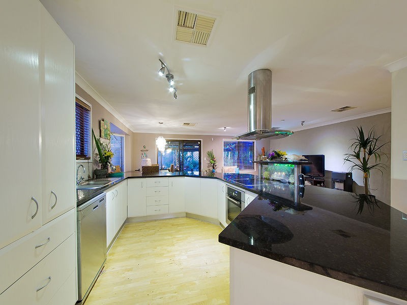 33 Chateau Street, Thornlands QLD 4164