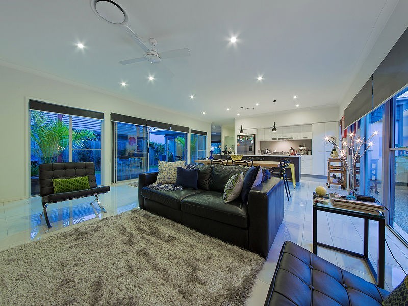 60 Brook St, Wakerley QLD 4154
