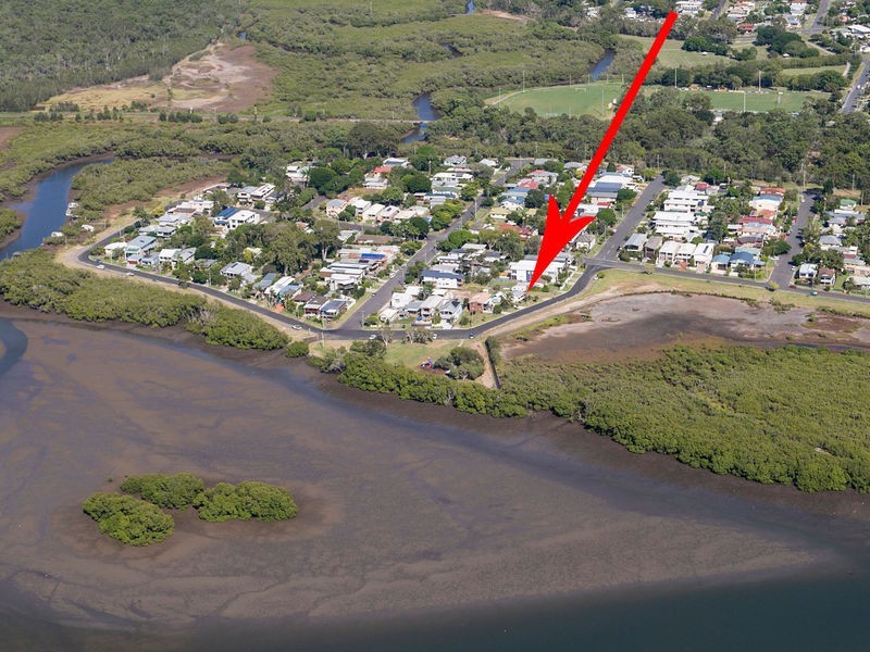 819 Esplanade, Lota QLD 4179