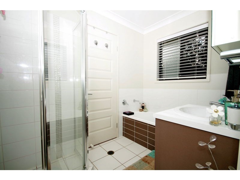 63 Yarra Road, Wakerley QLD 4154