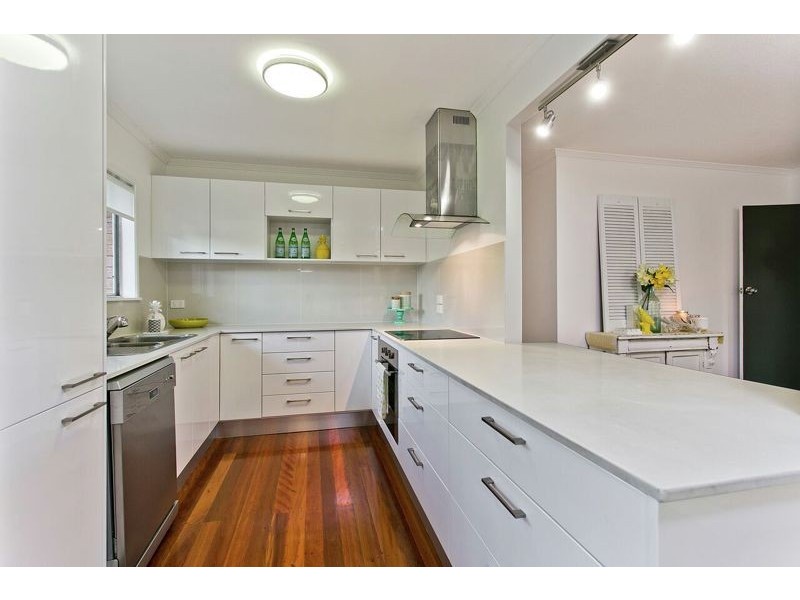 14 Talegalla Street, Wynnum West QLD 4178