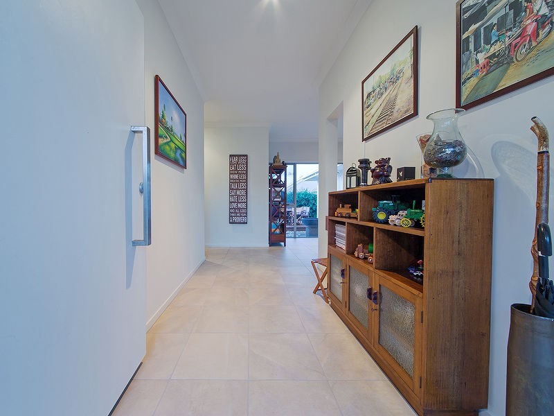 8 Franklin St, Wakerley QLD 4154