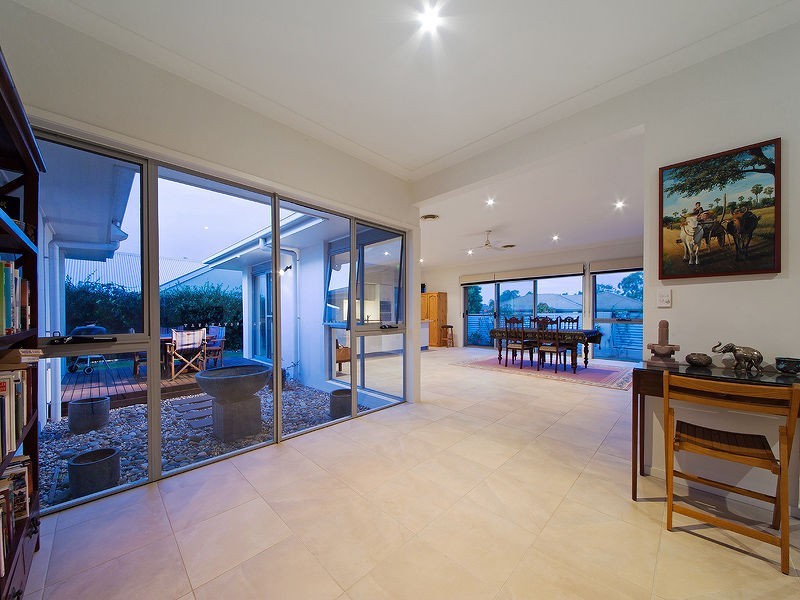 8 Franklin St, Wakerley QLD 4154