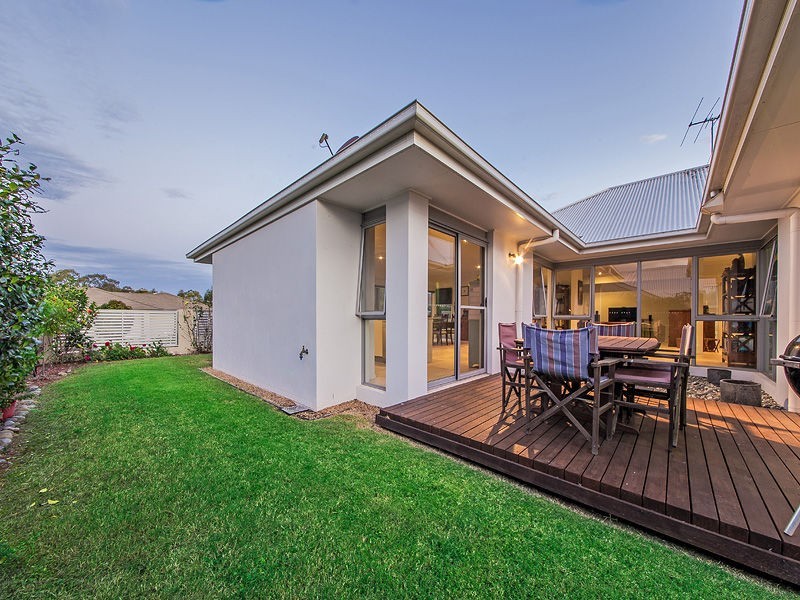8 Franklin St, Wakerley QLD 4154