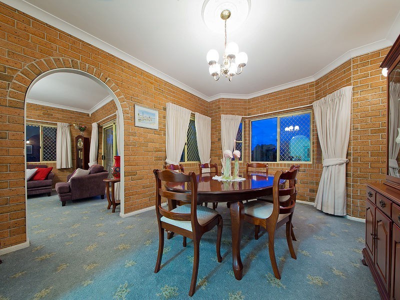 2 Iona Close, Belmont QLD 4153