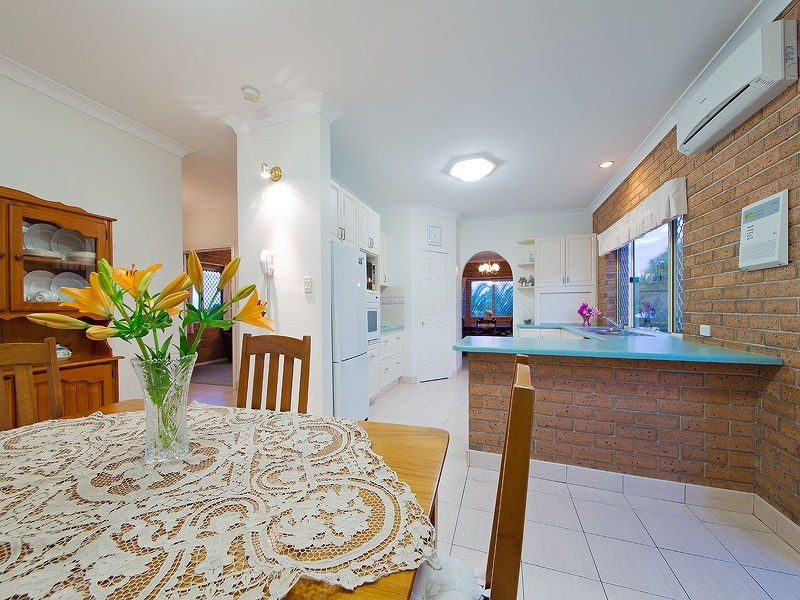 2 Iona Close, Belmont QLD 4153