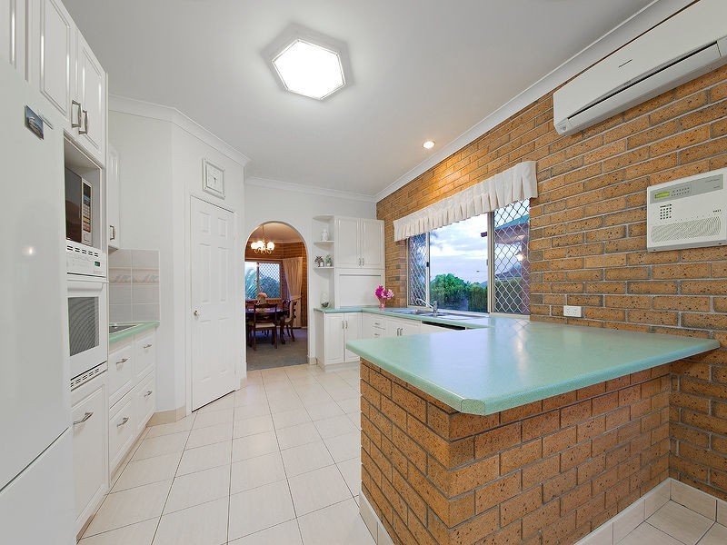 2 Iona Close, Belmont QLD 4153