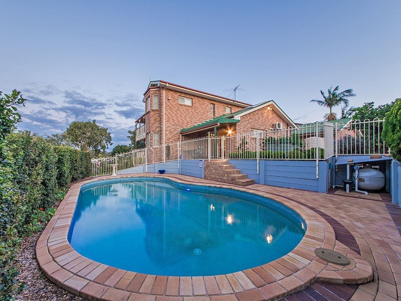 2 Iona Close, Belmont QLD 4153