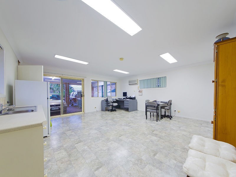2 Iona Close, Belmont QLD 4153