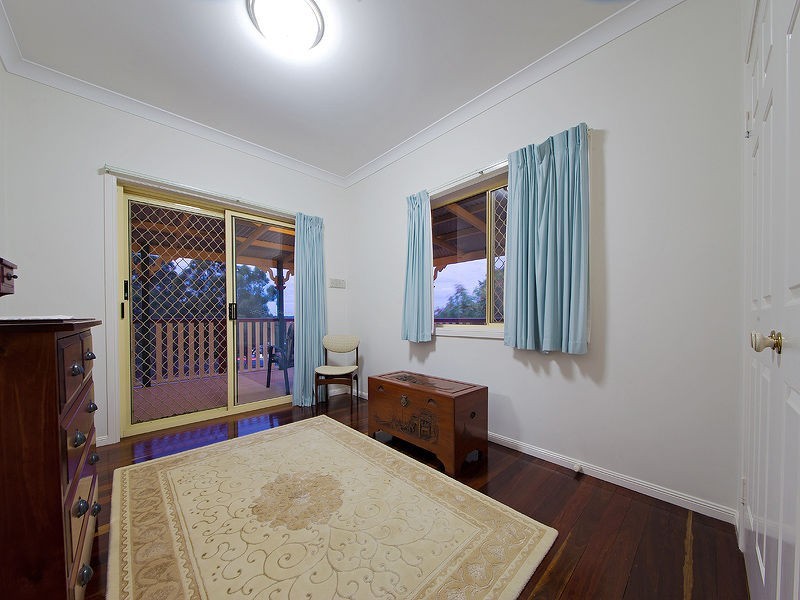 2 Iona Close, Belmont QLD 4153