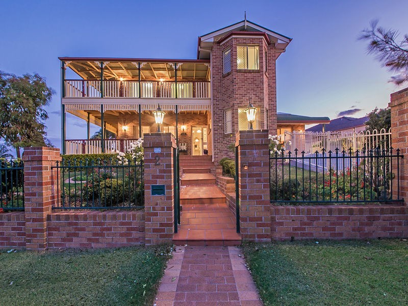 2 Iona Close, Belmont QLD 4153