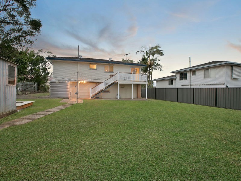 4 Meron Street, Wynnum West QLD 4178